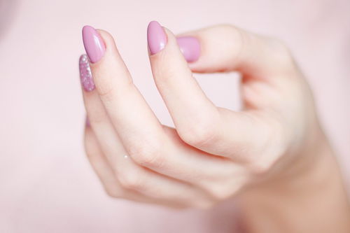 美甲如何上热门文案搞笑-美甲怎么发朋友圈宣传