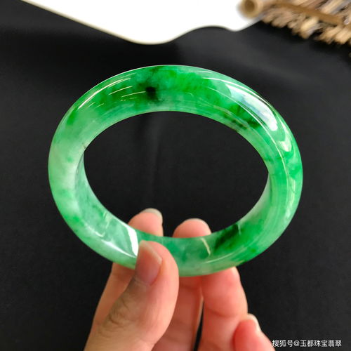 翡翠短视频如何上热门,翡翠短视频怎么做