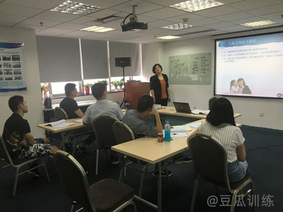讲话技巧直播间,如何学会直播讲话