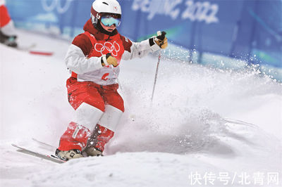 男子雪上技巧资格赛直播,雪上技巧比赛视频