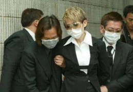 张国荣葬礼直播技巧,当年,张国荣的葬礼到底有多轰动?