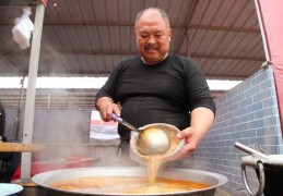 农村美食如何成为热门话题焦点？