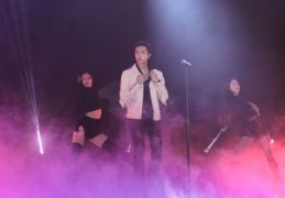 才艺唱歌视频如何上热门,唱歌视频如何换背景