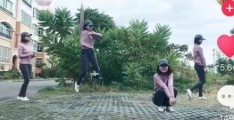手机拍摄一个人怎么拍全景教程 VS 短视频怎么拍摄一本书教程