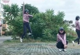 手机拍摄一个人怎么拍全景教程 VS 短视频怎么拍摄一本书教程