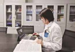 短视频拍摄教学，美女展示拍摄短视频技巧