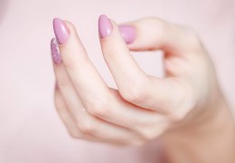 美甲热门文案揭秘，吸引眼球的标题指南