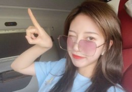 关于美女直播自拍技巧的信息