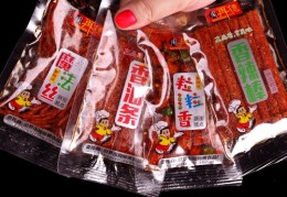 不吃辣条也能上热门抖音，女生如何走红？