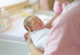 育儿领域如何快速成为热门话题焦点，课程与策略探讨