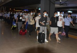 抗战直播技巧组合连接,抗战直播间