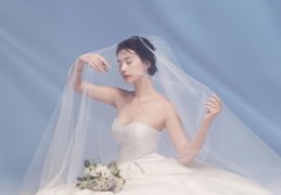 婚纱选择技巧与直播行业揭秘，如何挑选心仪婚纱并成功直播营销